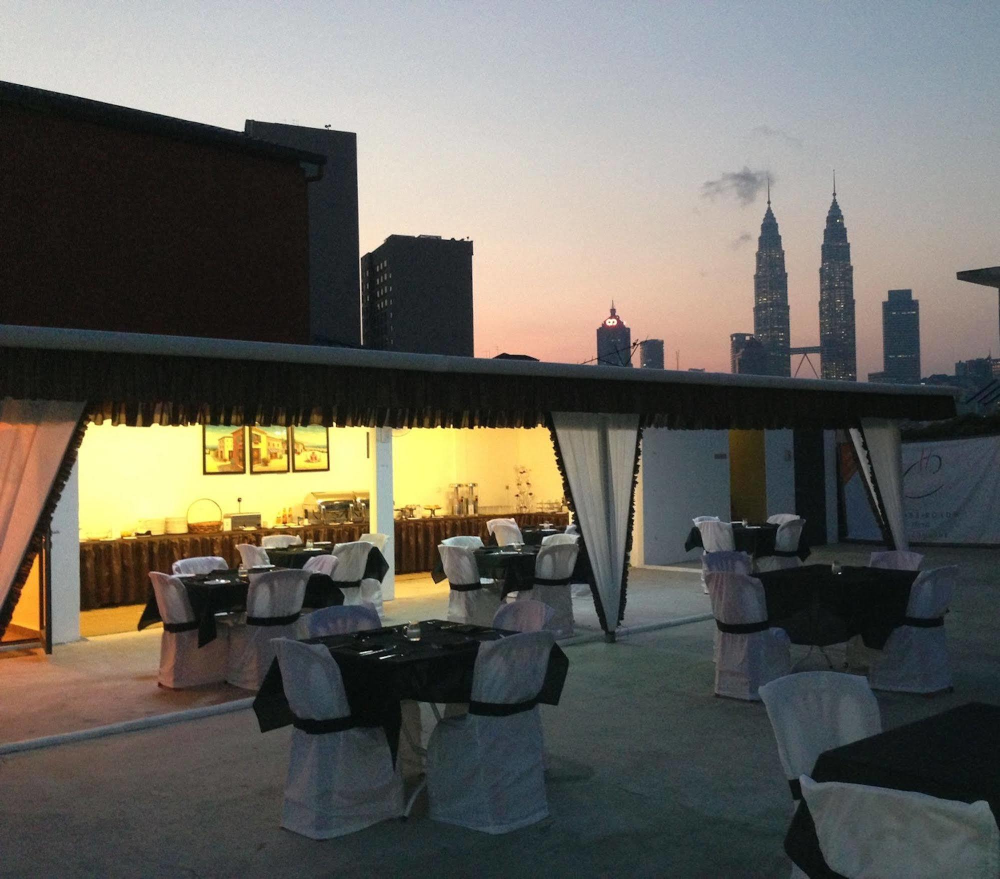Hotel O Crossroads Hotel Kuala Lumpur Esterno foto